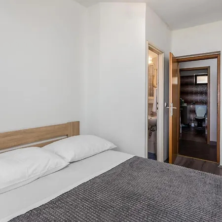 Lovely In With House Sea View Apartment *