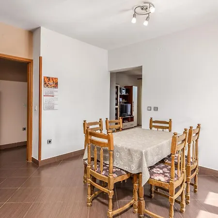Apartment Lovely In With House Sea View